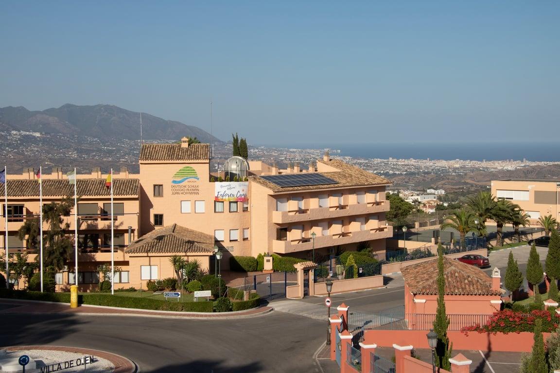 Albergue Juvenil Marbella — boarding school campus