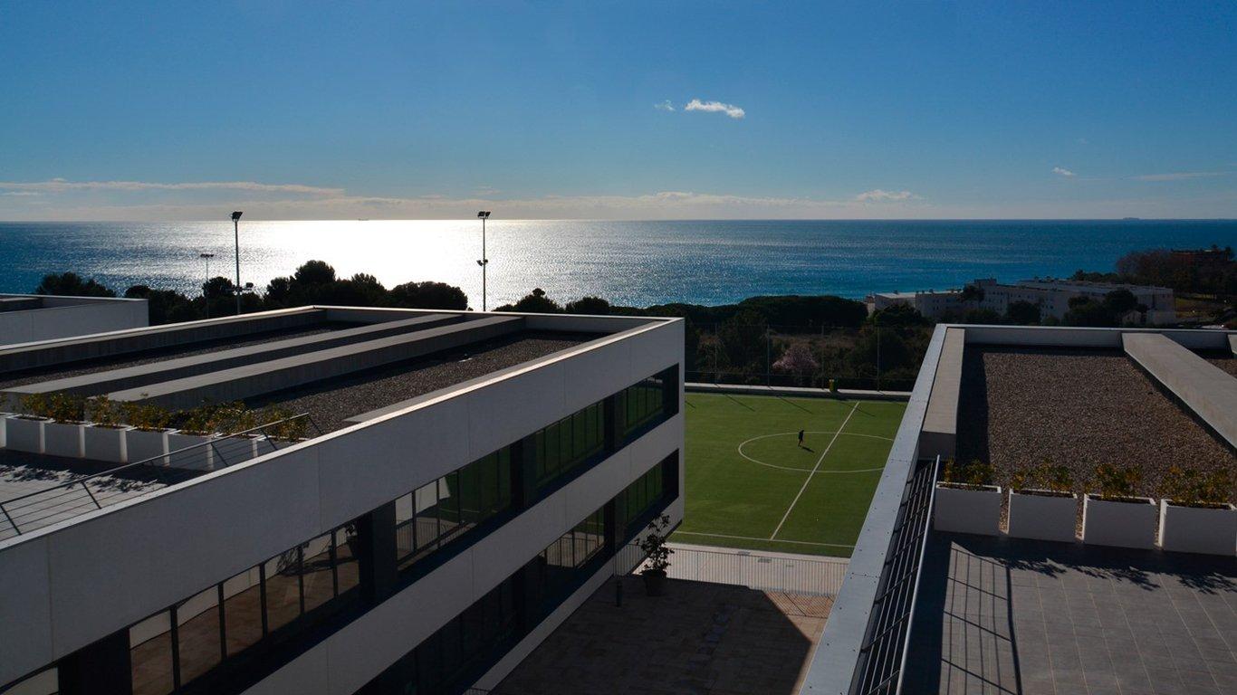 Hamelin-Laie International School — boarding school campus