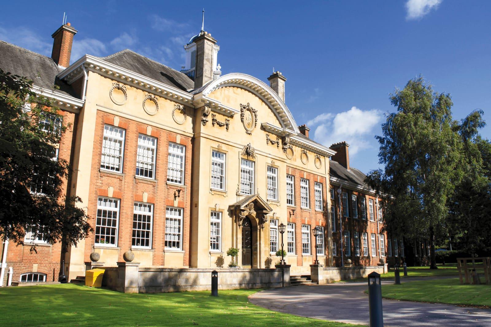 LPW Independent School — boarding school campus